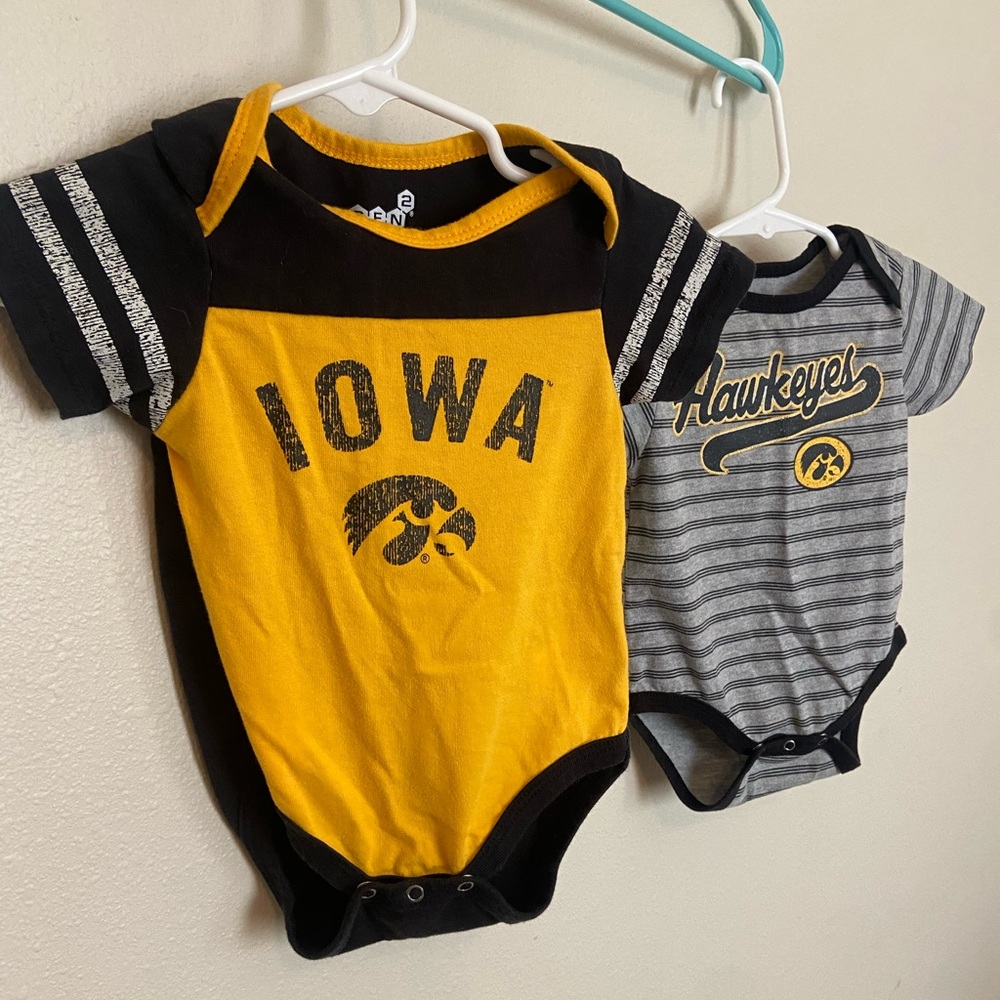 💛🖤 Gen2 Infant Iowa Hawkeyes Set of 2 Onesies